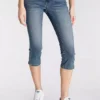 DELMAO Belted Slim Leg Capri Jeans